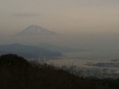 墨絵のような富士山